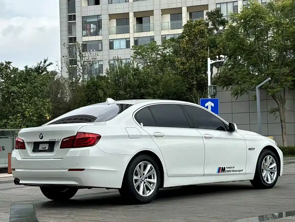 BMW 5 Series 2013 525Li Luxury Model купить на сайте DeffCars