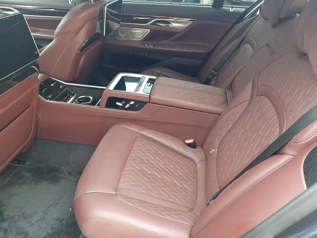 BMW 7 Series 2019 M760Li xDrive V12 Sports Package купить на сайте DeffCars