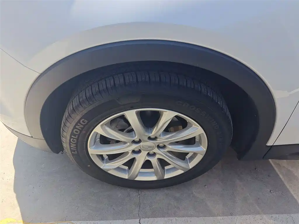 Cadillac XT4 2022 28T two-wheel drive fashion model купить на сайте DeffCars