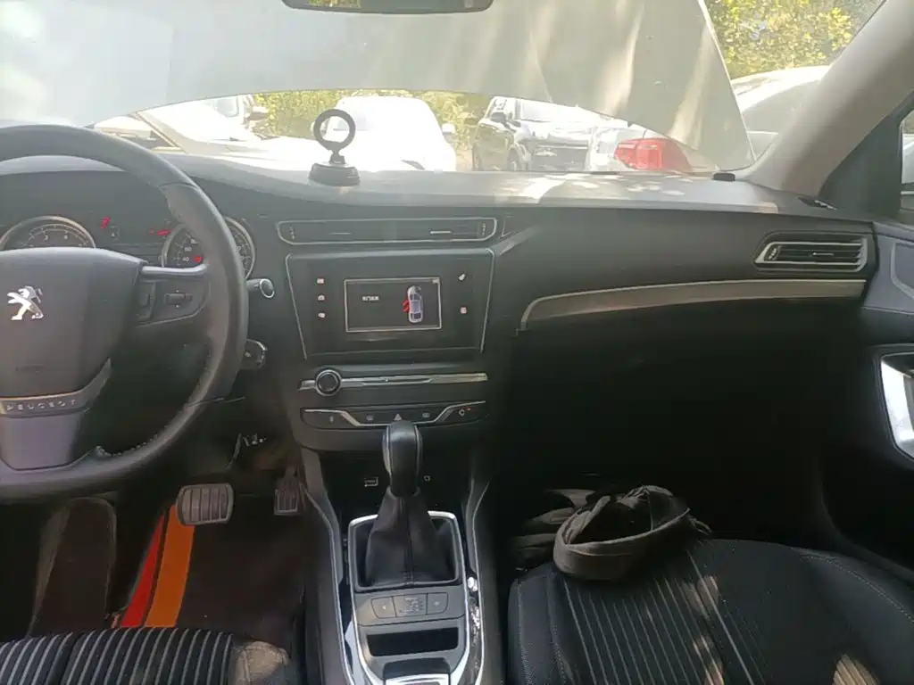 Peugeot 408 2016 1.6T automatic luxury version купить на сайте DeffCars