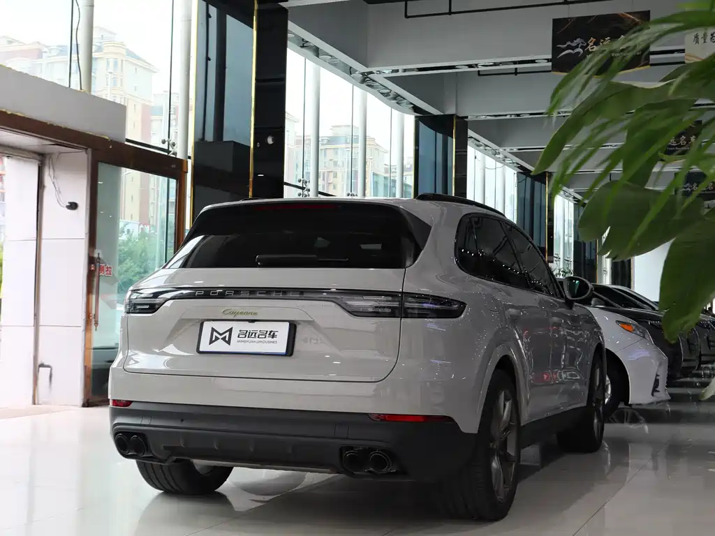 Cayenne New Energy 2022 Cayenne E-Hybrid 2.0T Platinum Edition купить на сайте DeffCars