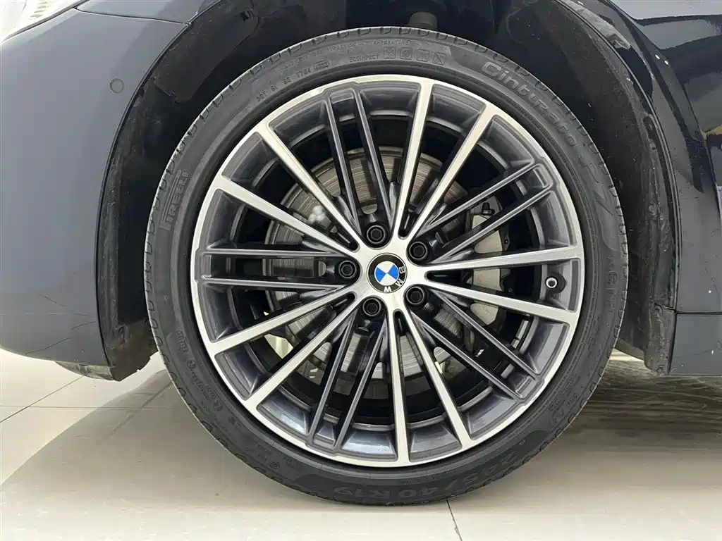 BMW 5 Series 2022 530Li Leading M Sports Package купить на сайте DeffCars