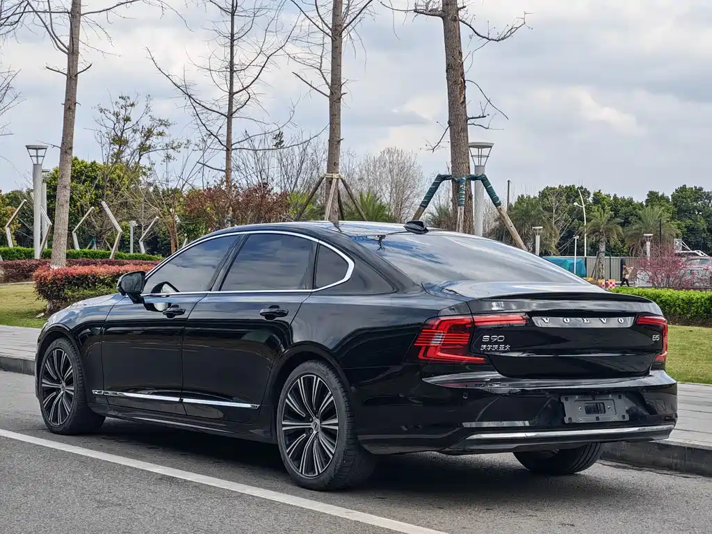 Volvo S90 2024 B5 Zhiyuan Luxury Edition купить на сайте DeffCars