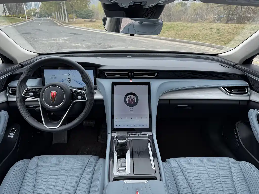 Hongqi H5 PHEV 2025 170 super hybrid version купить на сайте DeffCars