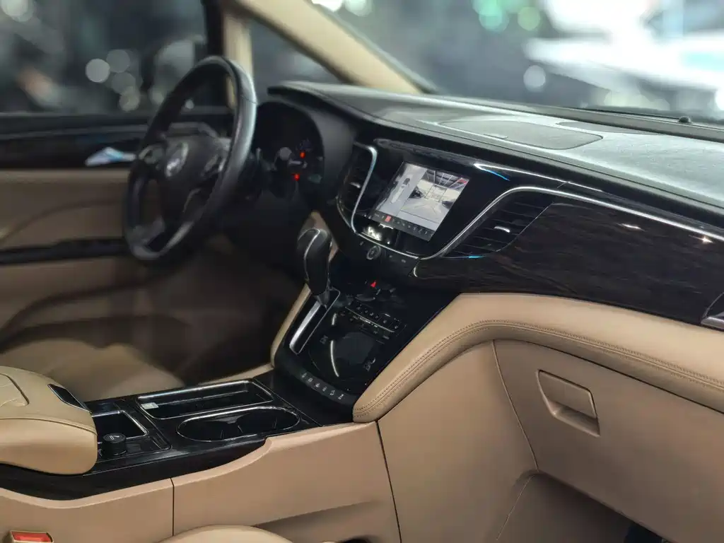 Buick GL8 2018 ES 28T luxury model National VI купить на сайте DeffCars