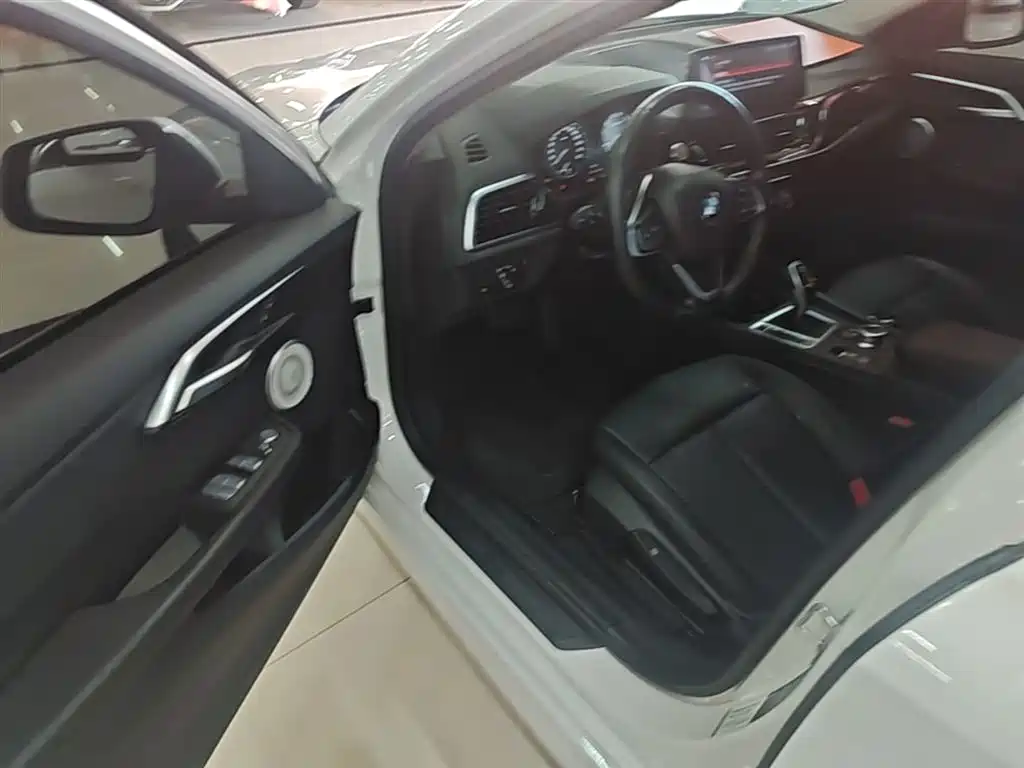 BMW 1 Series 2021 facelift 120i M sports version купить на сайте DeffCars