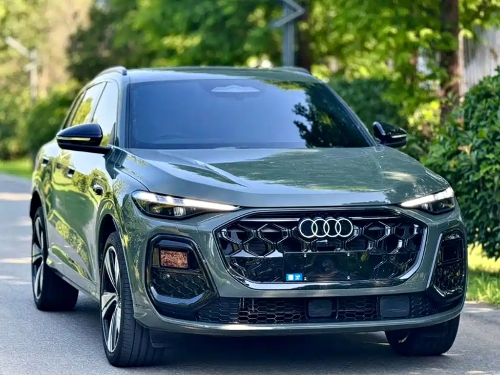 Audi Q5L 2026 2.0T smart hybrid exclusive model купить на сайте DeffCars