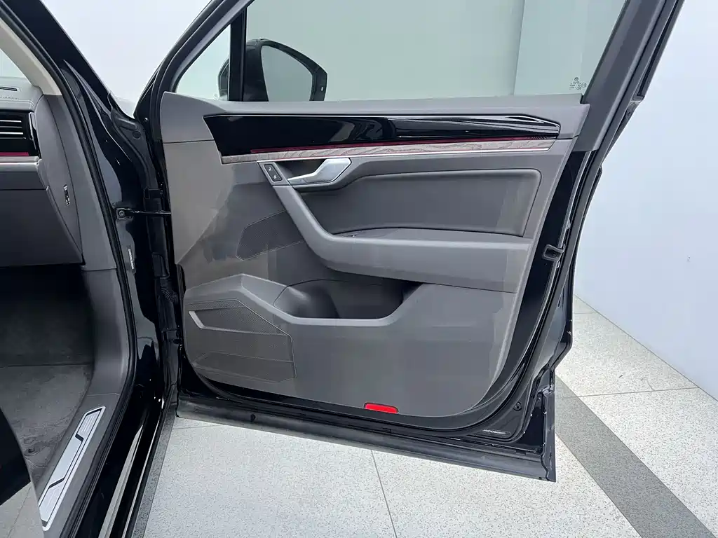 Touareg 2021 2.0TSI Ruishang Edition купить на сайте DeffCars