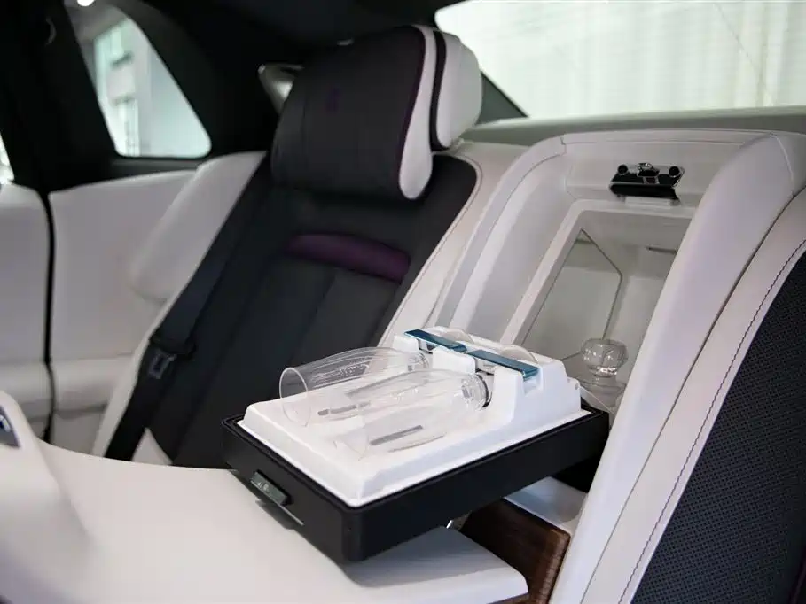 Ghost 2021 6.7T long wheelbase version купить на сайте DeffCars