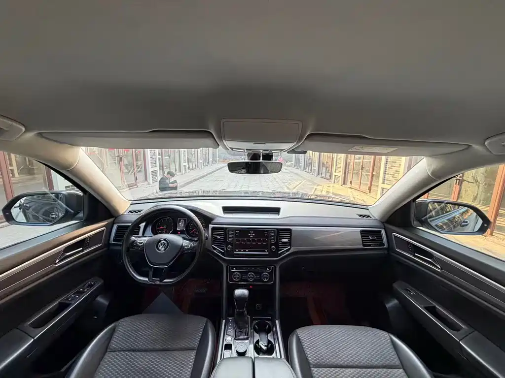 Touron 2019 380TSI four-wheel drive comfort version National VI купить на сайте DeffCars