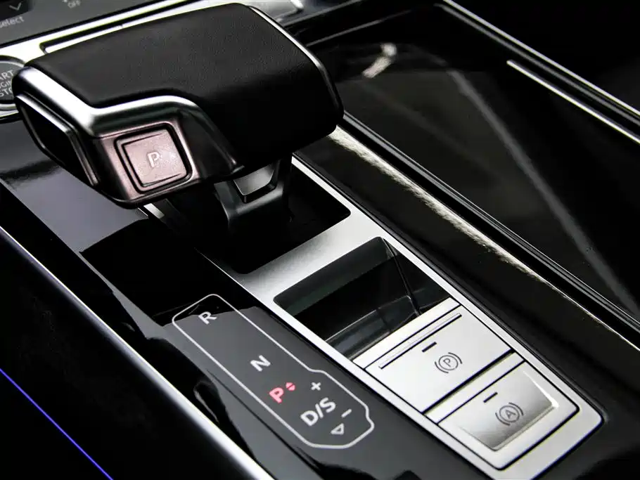 Audi A8 2024 A8L 45 TFSI quattro luxury model купить на сайте DeffCars