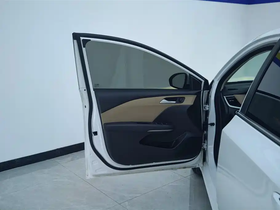 Cruze 2022 320 Automatic Sunroof Edition купить на сайте DeffCars