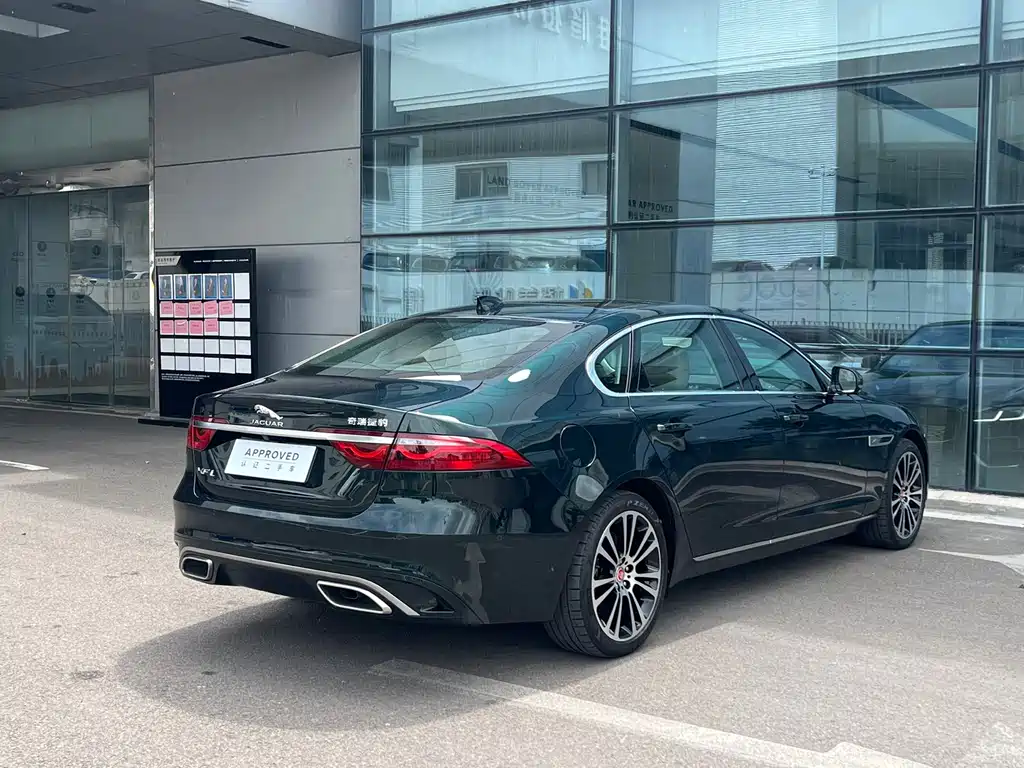 Jaguar XFL 2025 2.0T P250 two-wheel drive exclusive luxury version купить на сайте DeffCars