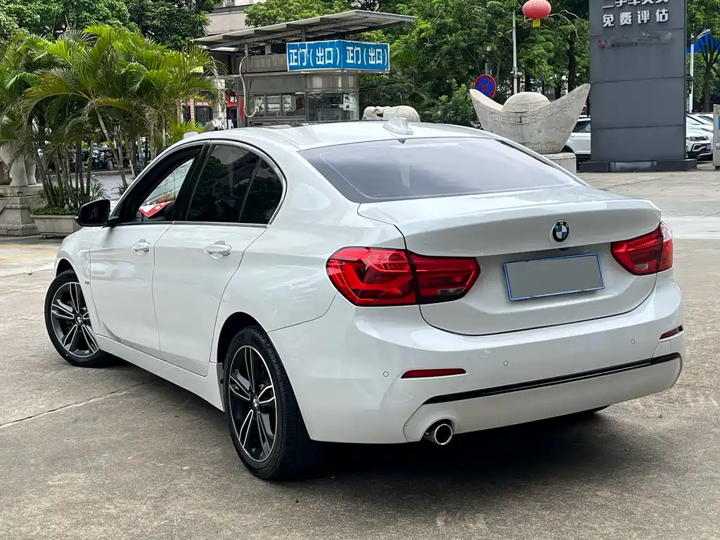BMW 1 Series 2018 118i Sports купить на сайте DeffCars