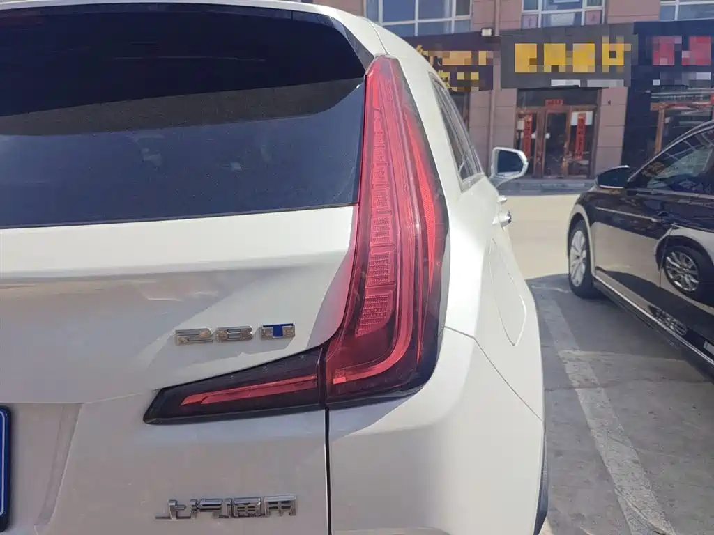 Cadillac XT4 2022 28T two-wheel drive fashion model купить на сайте DeffCars