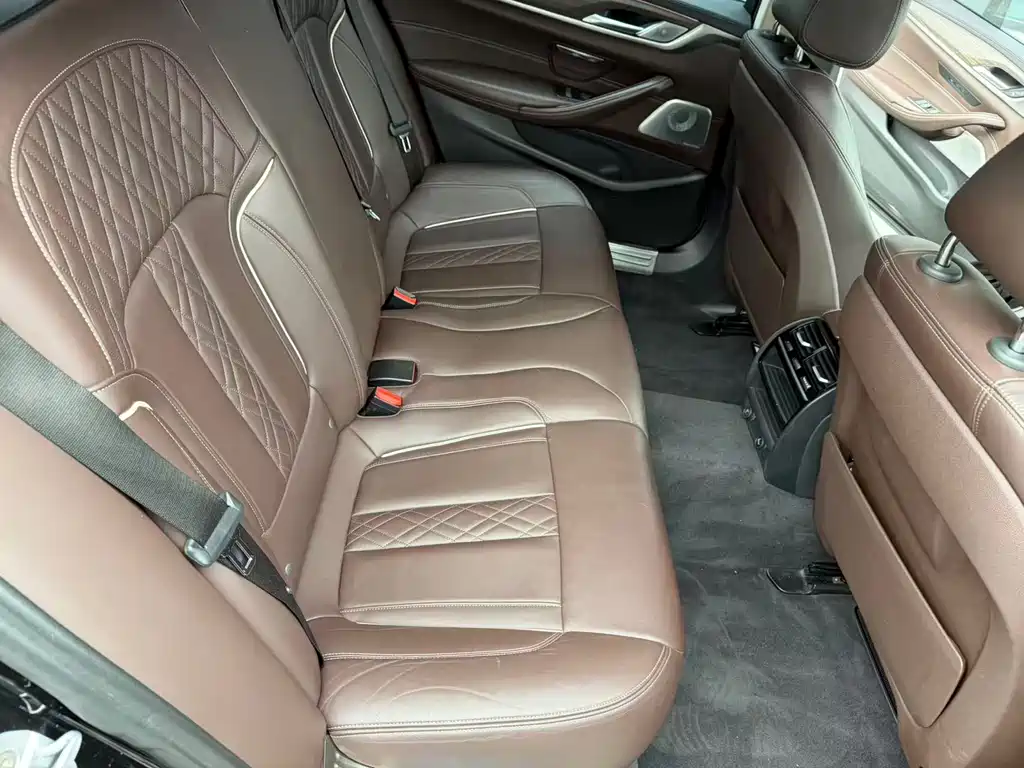 BMW 5 Series 2019 530Li Exclusive Luxury Package купить на сайте DeffCars