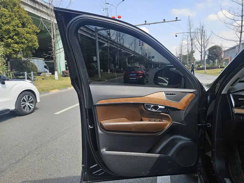 Volvo XC90 2018 T6 Zhiya Edition 7 seats купить на сайте DeffCars