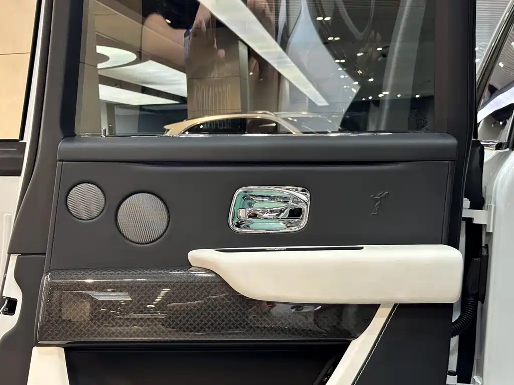 Cullinan 2020 Black Badge купить на сайте DeffCars