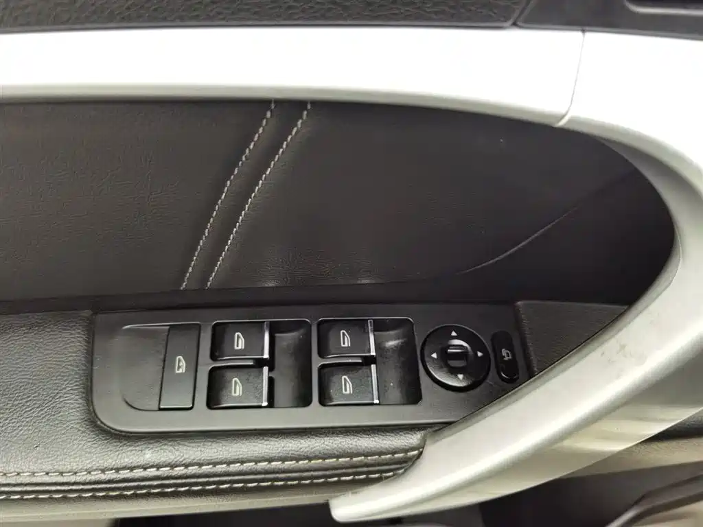 Emgrand 2017 Sedan Million Model 1.5L CVT Upward Interconnect Version купить на сайте DeffCars