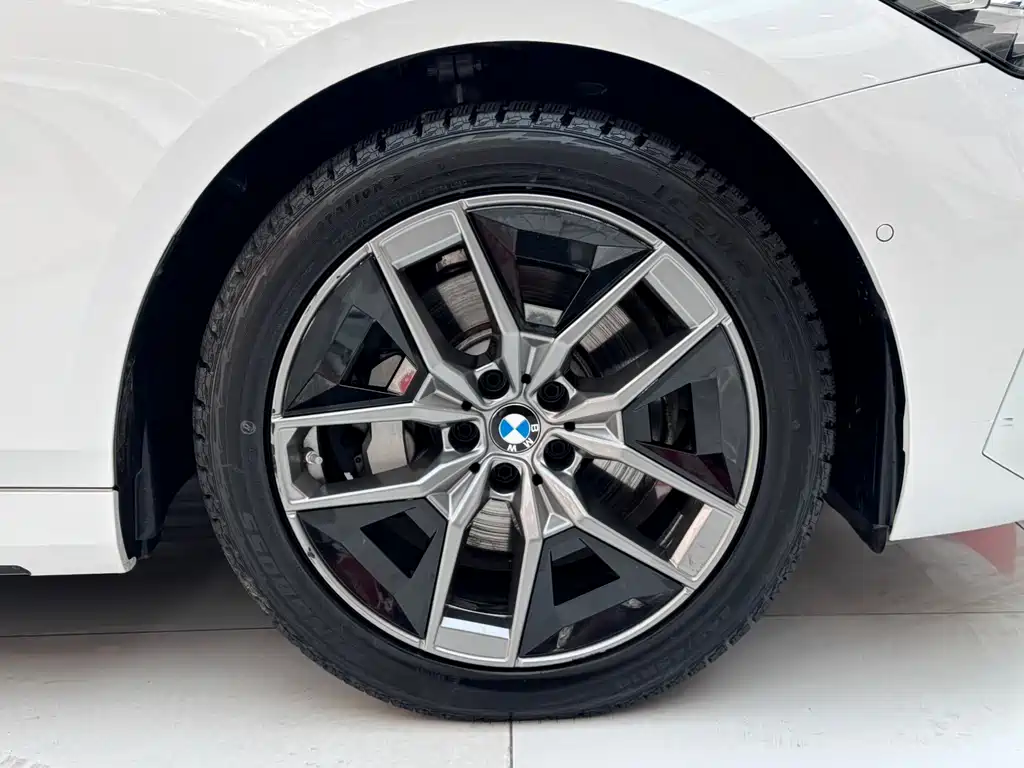 BMW 5 Series 2024 530Li Leading M Sports Package купить на сайте DeffCars