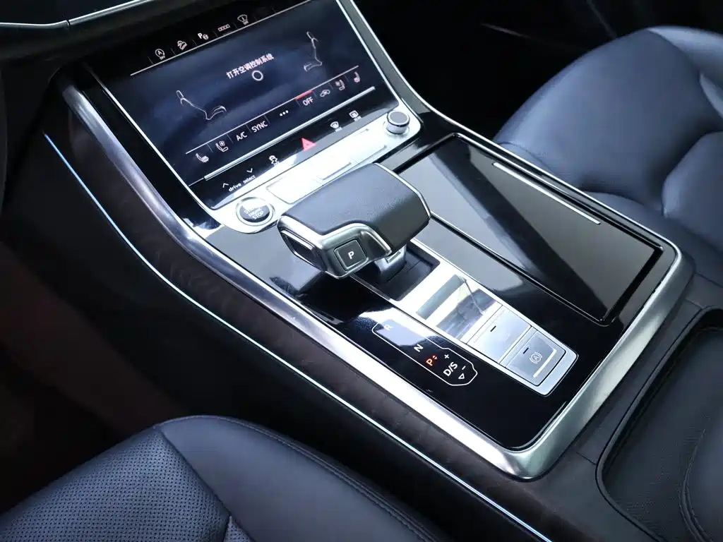 Audi Q8 2022 55 TFSI luxury and dynamic model купить на сайте DeffCars