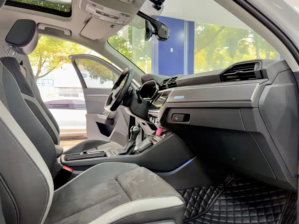 Audi Q3 2023 facelift 40 TFSI stylish and dynamic купить на сайте DeffCars