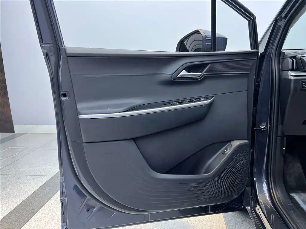 Kustu 2024 270TGDi LUX Premium Edition купить на сайте DeffCars