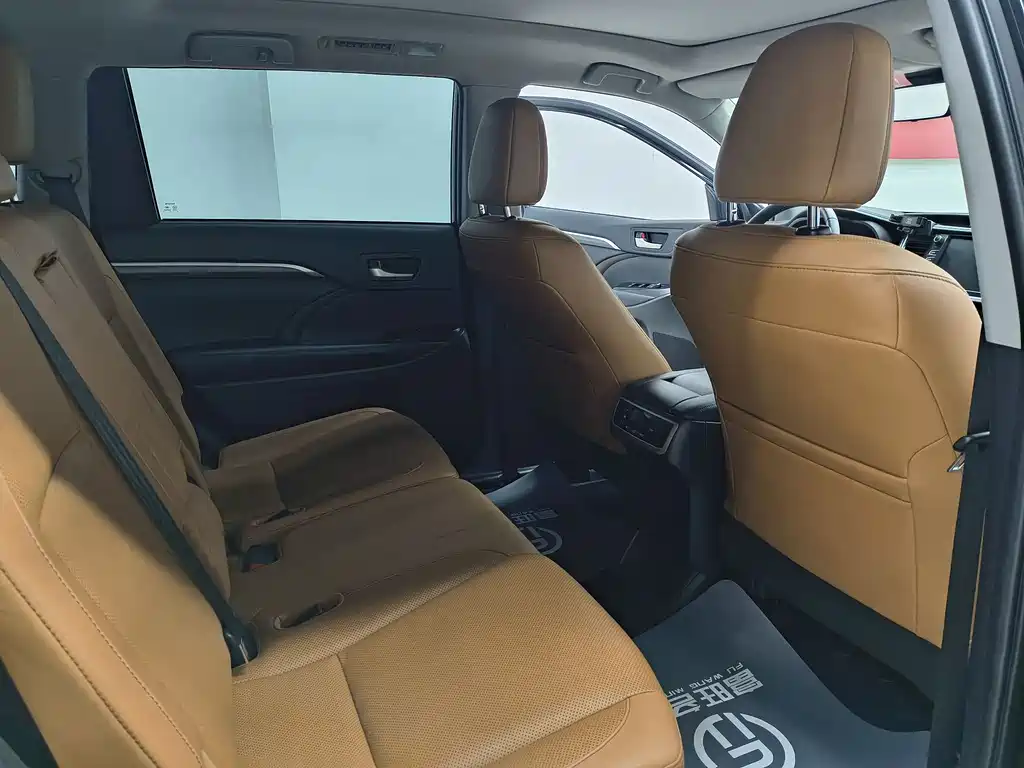 Highlander 2018 2.0T four-wheel drive knight version, 7 seats, National VI купить на сайте DeffCars