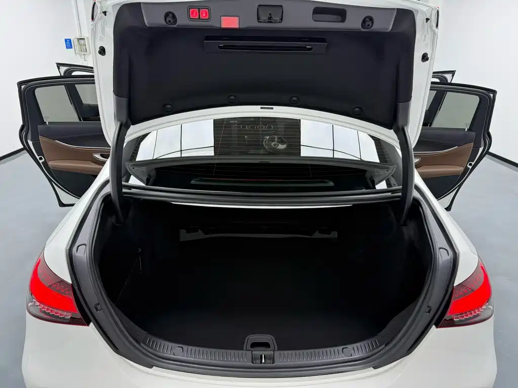 Mercedes-Benz E-Class 2023 E 260 L Sports купить на сайте DeffCars