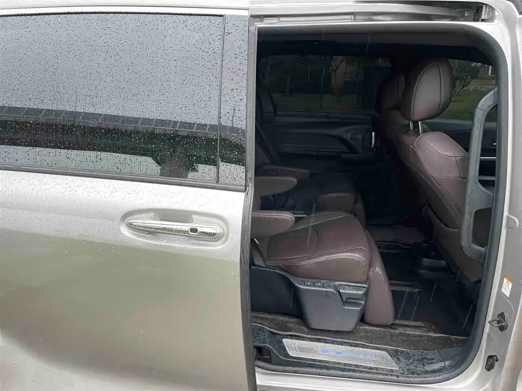SIENNA 2021 2.5L Hybrid Platinum Edition купить на сайте DeffCars