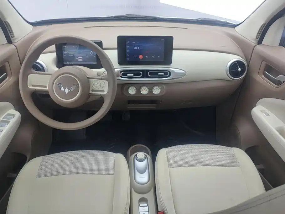 Hongguang MINIEV 2025 fourth generation four-door version Zhenxiang+ model купить на сайте DeffCars