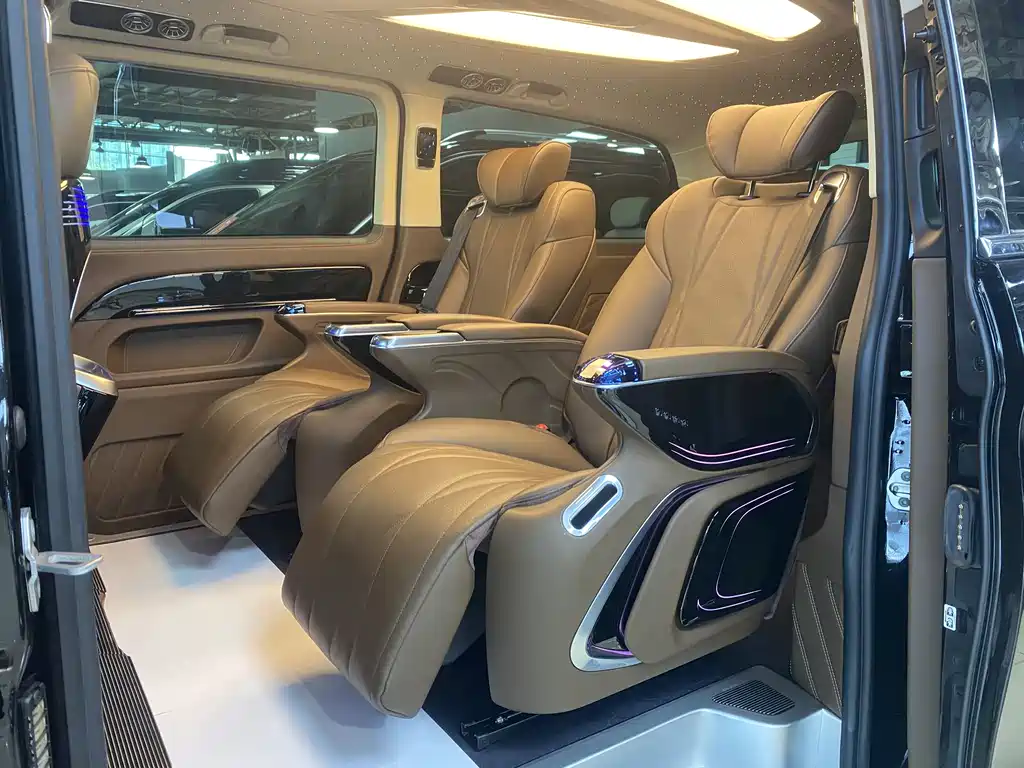 Vito 2024 2.0T Business Edition 7 seats купить на сайте DeffCars
