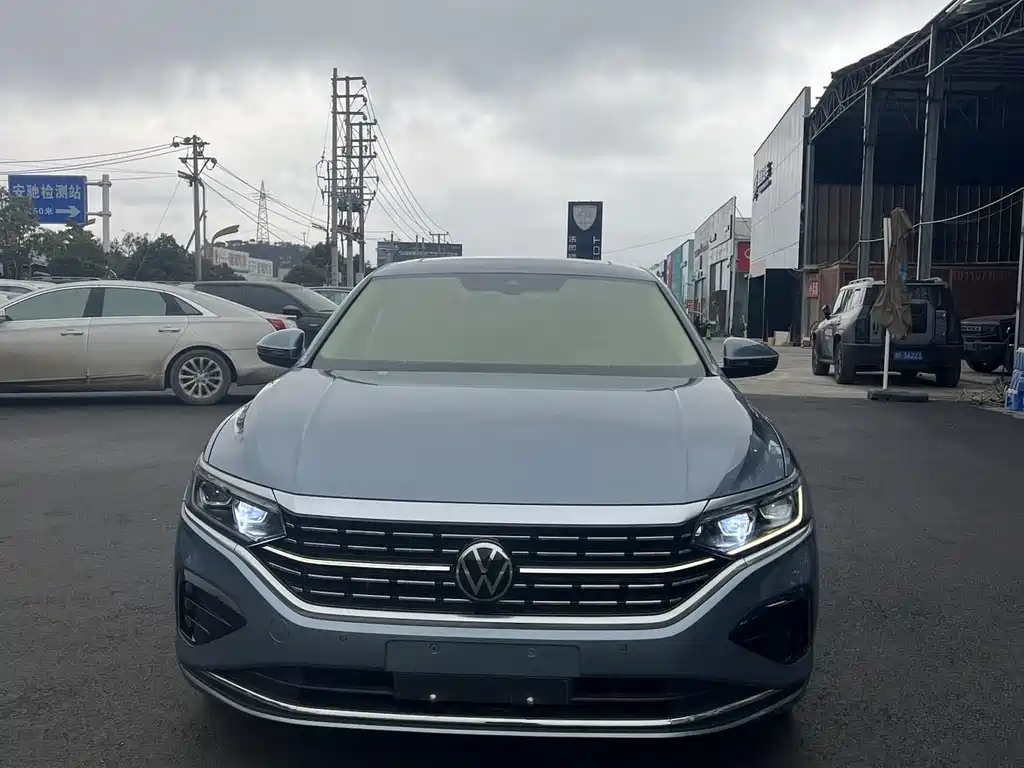 Passat 2022 330TSI Deluxe Edition купить на сайте DeffCars