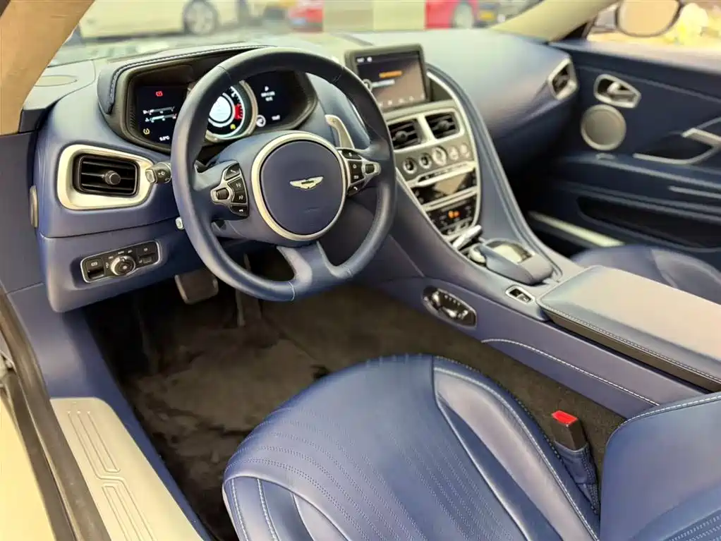 Aston Martin DB11 2020 4.0T V8 Coupe купить на сайте DeffCars