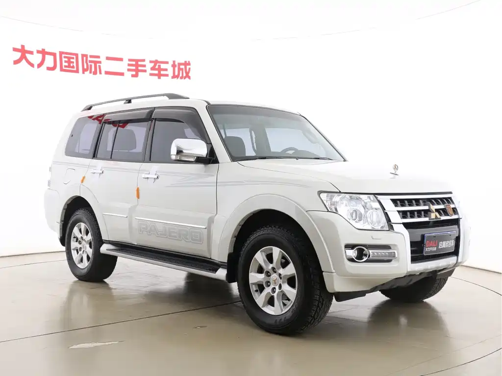 Pajero imported 2020 3.0L automatic luxury off-road version купить на сайте DeffCars