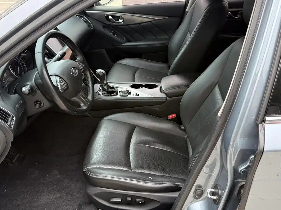 Infiniti Q50 2014 3.7L luxury sports version купить на сайте DeffCars
