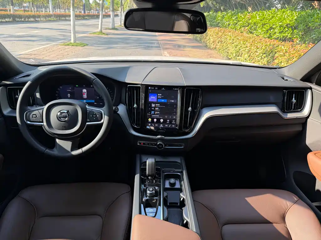 Volvo XC60 2023 B5 four-wheel drive Zhiyi Luxury Edition купить на сайте DeffCars