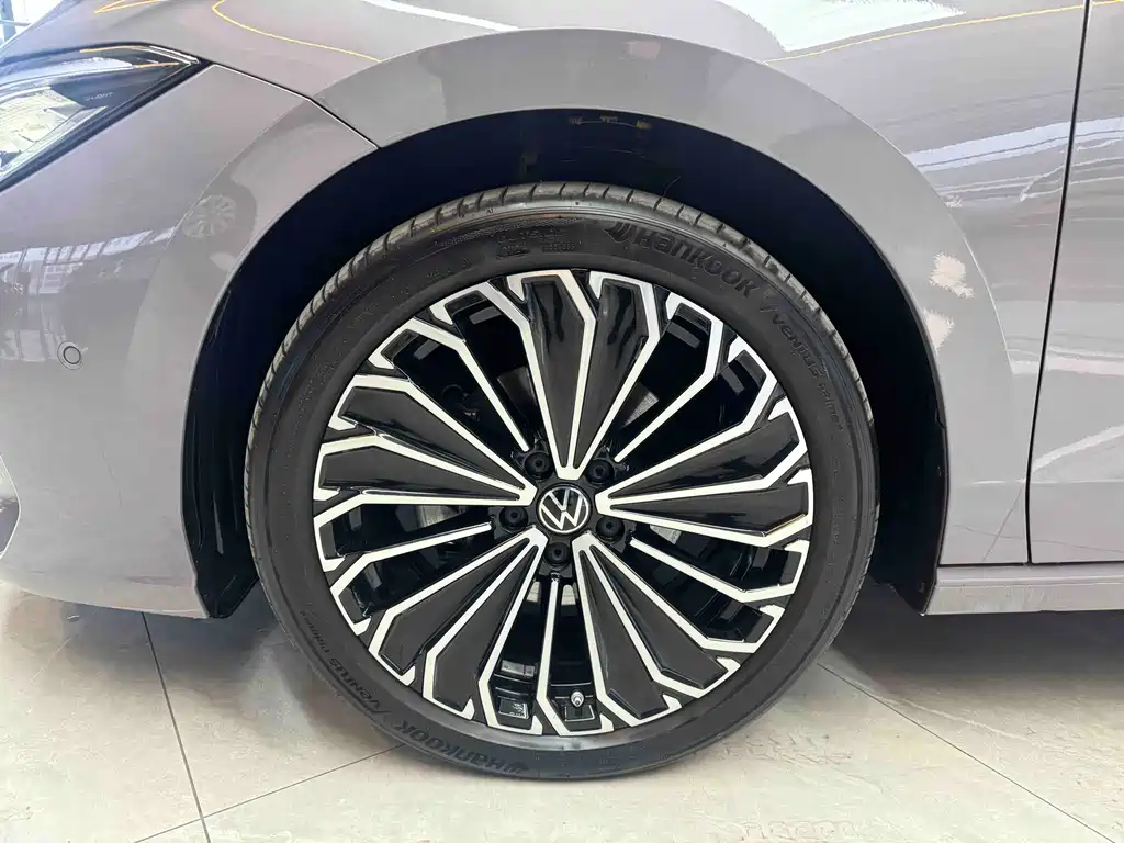 Passat 2025 Pro 380TSI Dragon Edition купить на сайте DeffCars
