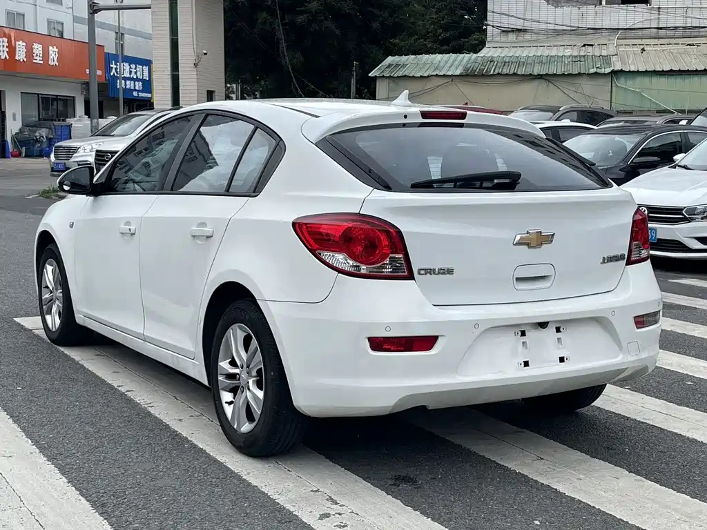 Cruze 2013 hatchback 1.6L automatic luxury model купить на сайте DeffCars
