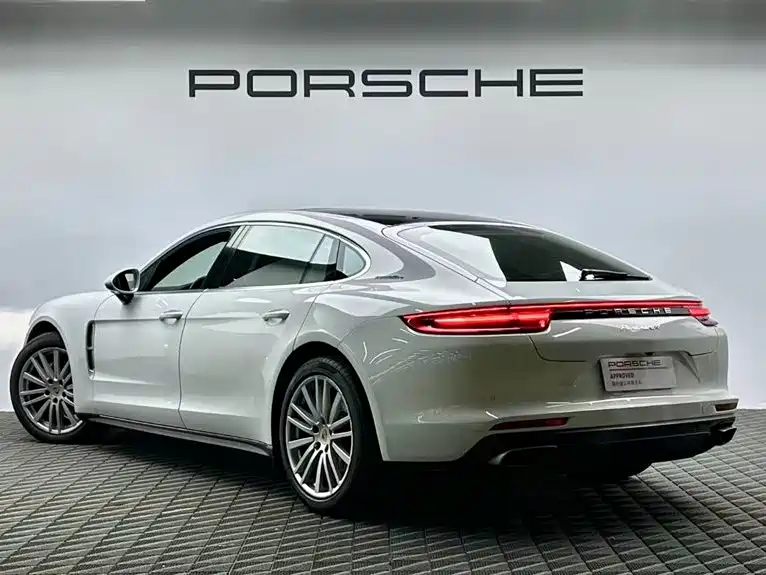 Panamera 2017 Panamera 4 Executive Extended Edition 3.0T купить на сайте DeffCars