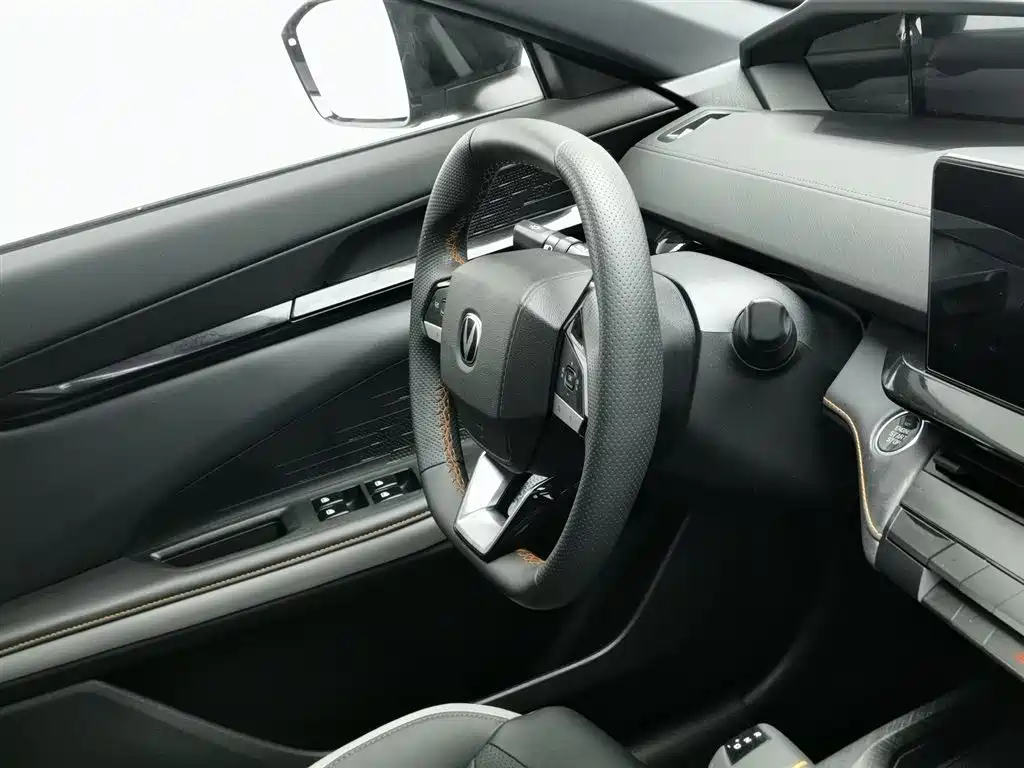 Changan UNI-V 2023 1.5T exclusive model купить на сайте DeffCars