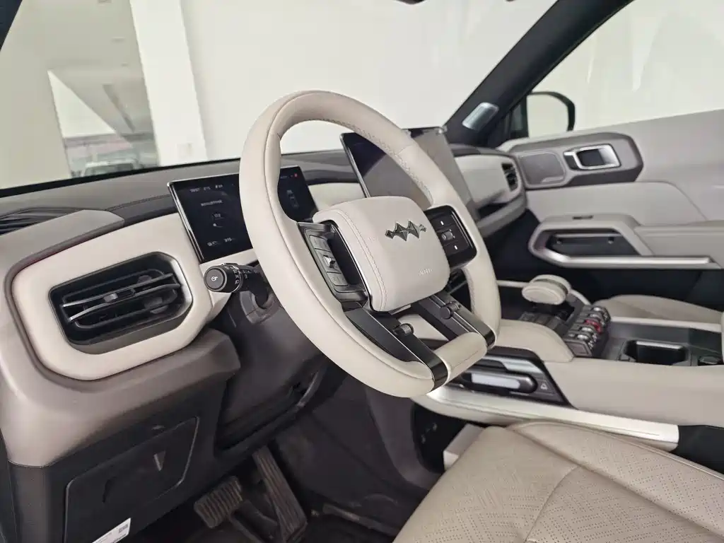 Titanium 3 2025 501KM four-wheel drive Ultra version купить на сайте DeffCars