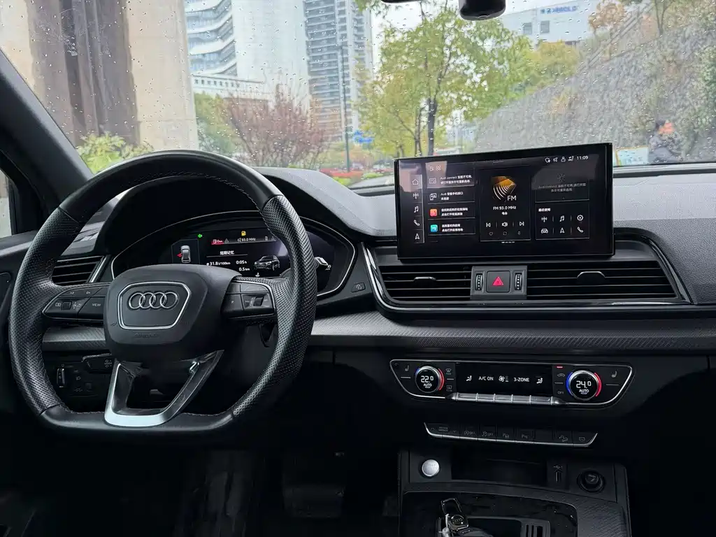 Audi Q5L Sportback 2021 45 TFSI Premium Selection купить на сайте DeffCars