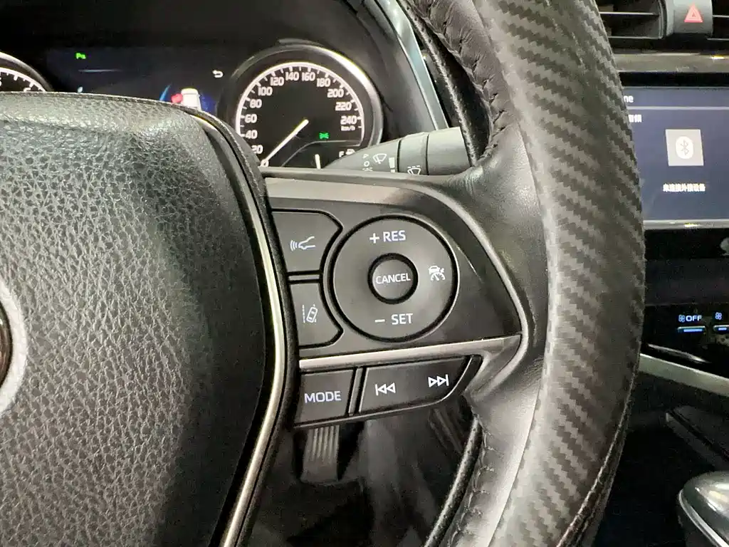 Camry 2018 2.0G Deluxe Edition купить на сайте DeffCars