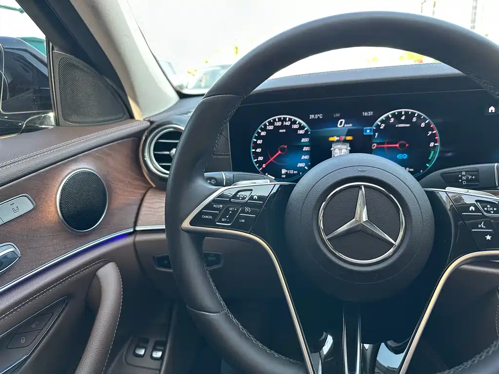 Mercedes-Benz E-Class New Energy 2022 facelift E 350 e L plug-in hybrid sedan купить на сайте DeffCars