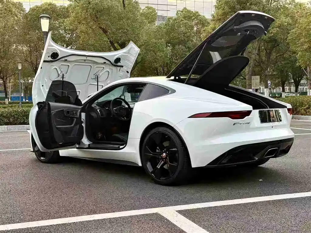Jaguar F-TYPE 2021 P300 rear-drive First Edition hard-top version купить на сайте DeffCars