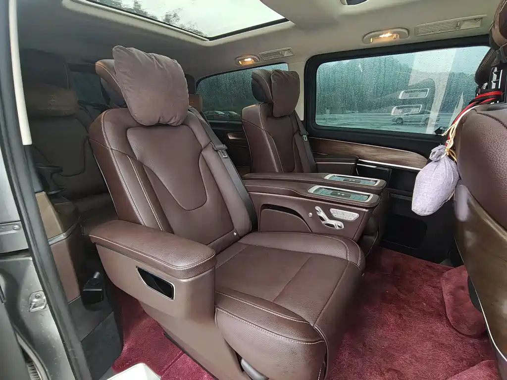 Mercedes-Benz V-Class 2022 V 260 L Long Wheelbase Luxury Edition купить на сайте DeffCars
