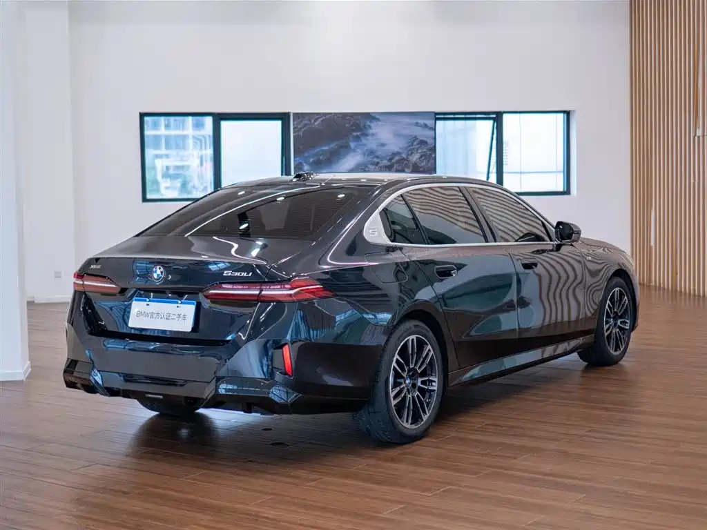 BMW 5 Series 2024 530Li Leading M Sports Package купить на сайте DeffCars