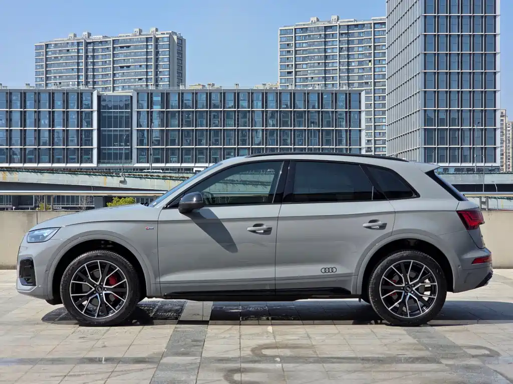 Audi Q5L 2025 45 TFSI luxury and dynamic model купить на сайте DeffCars