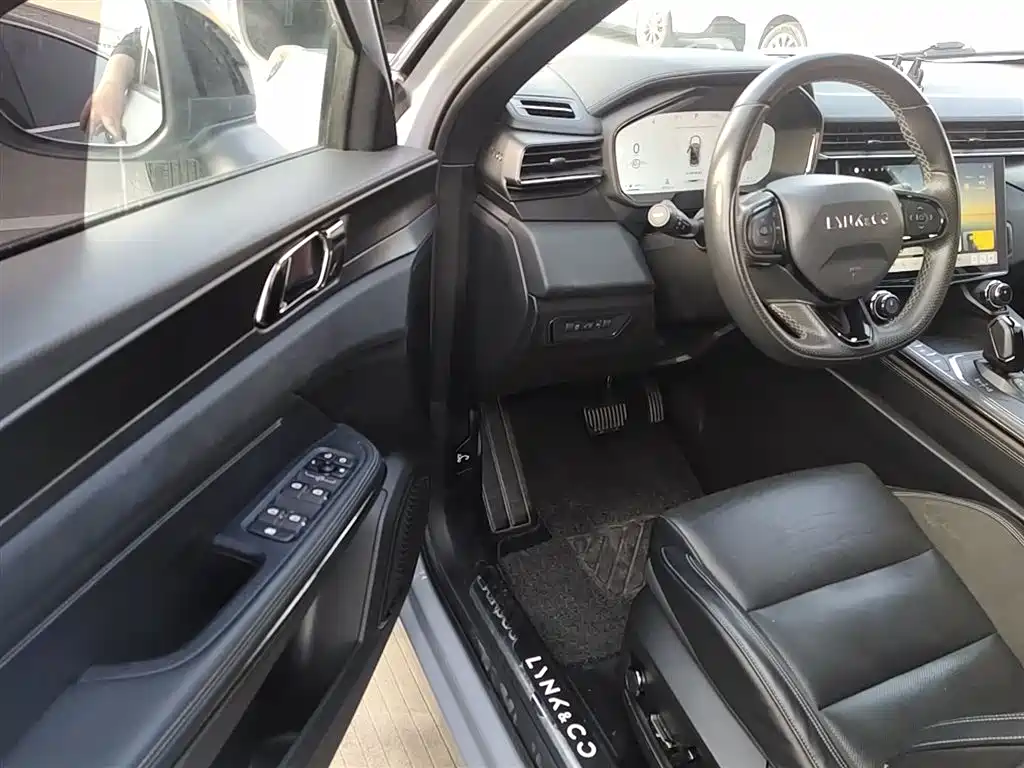 Lynk & Co 01 2023 1.5TD EM-F PM купить на сайте DeffCars